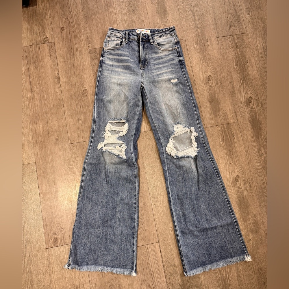 EUC Risen wide leg jeans size 3